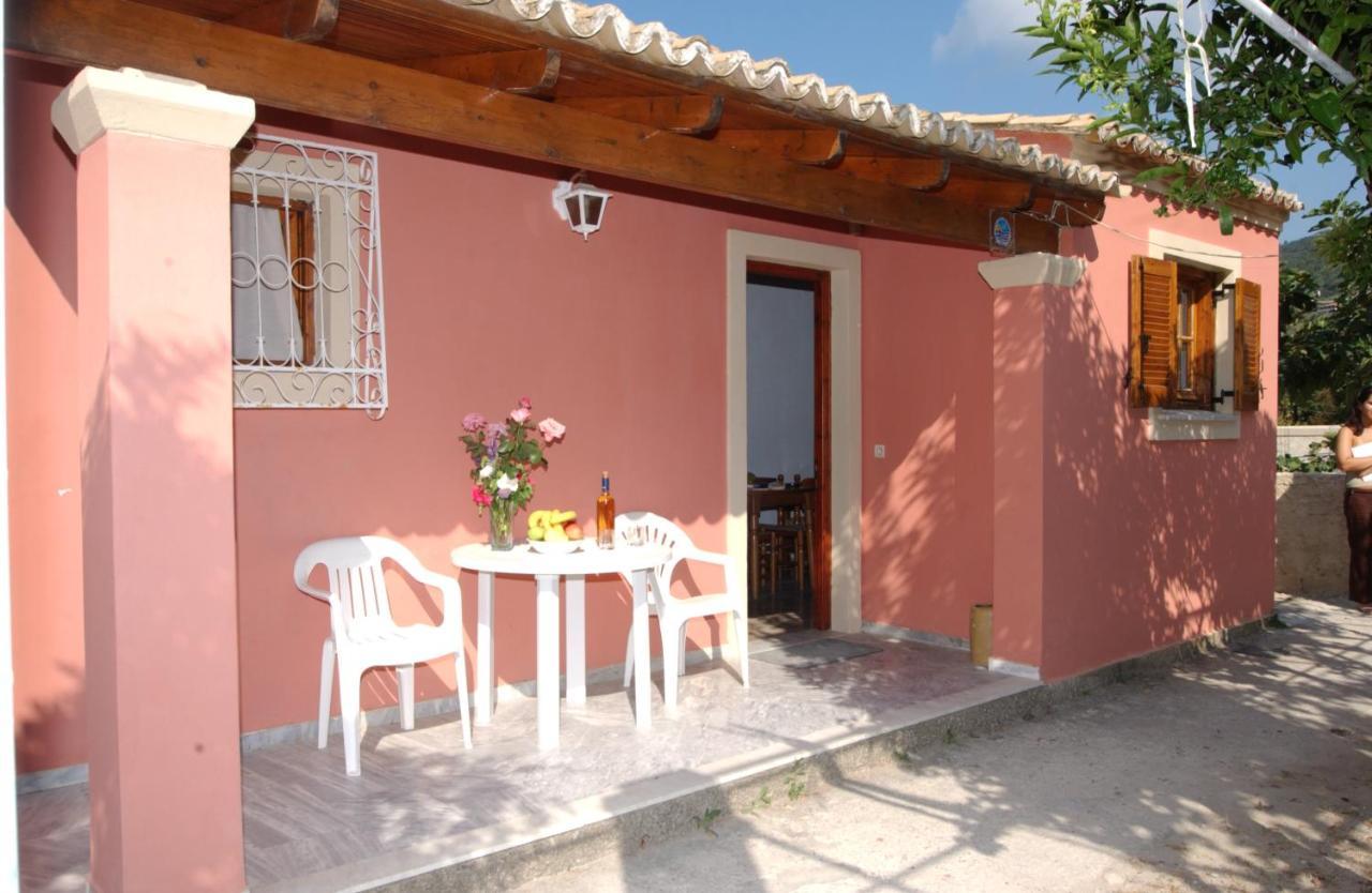 Amalia Cottages Агиос-Гордиос Экстерьер фото