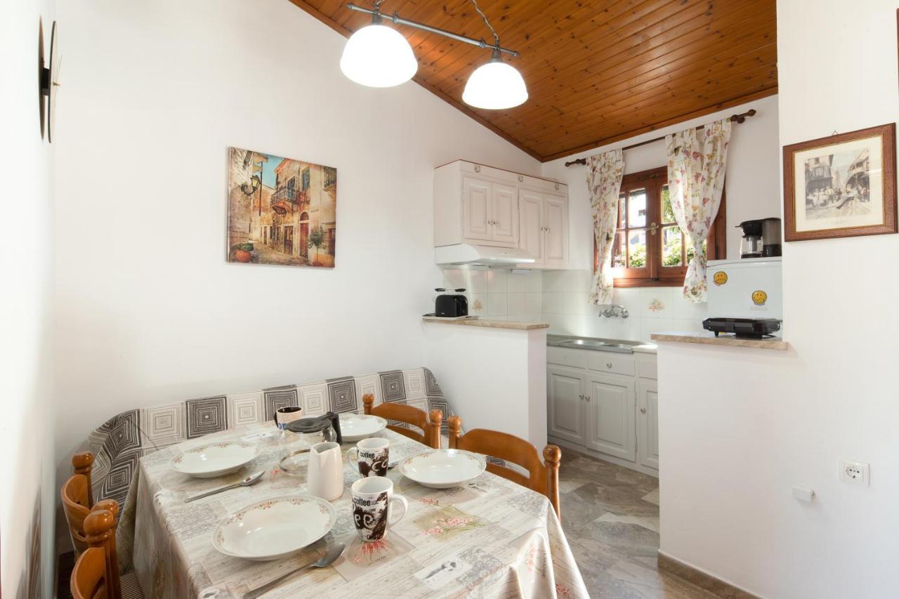 Amalia Cottages Агиос-Гордиос Экстерьер фото
