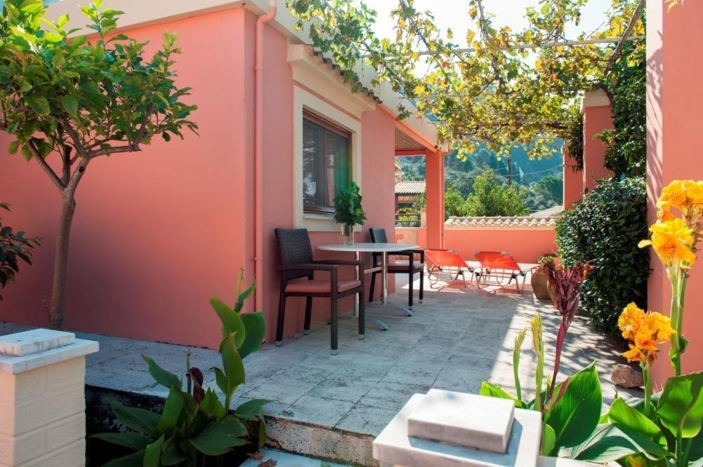 Amalia Cottages Агиос-Гордиос Экстерьер фото